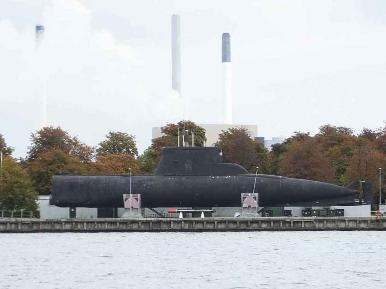 Black Submarine